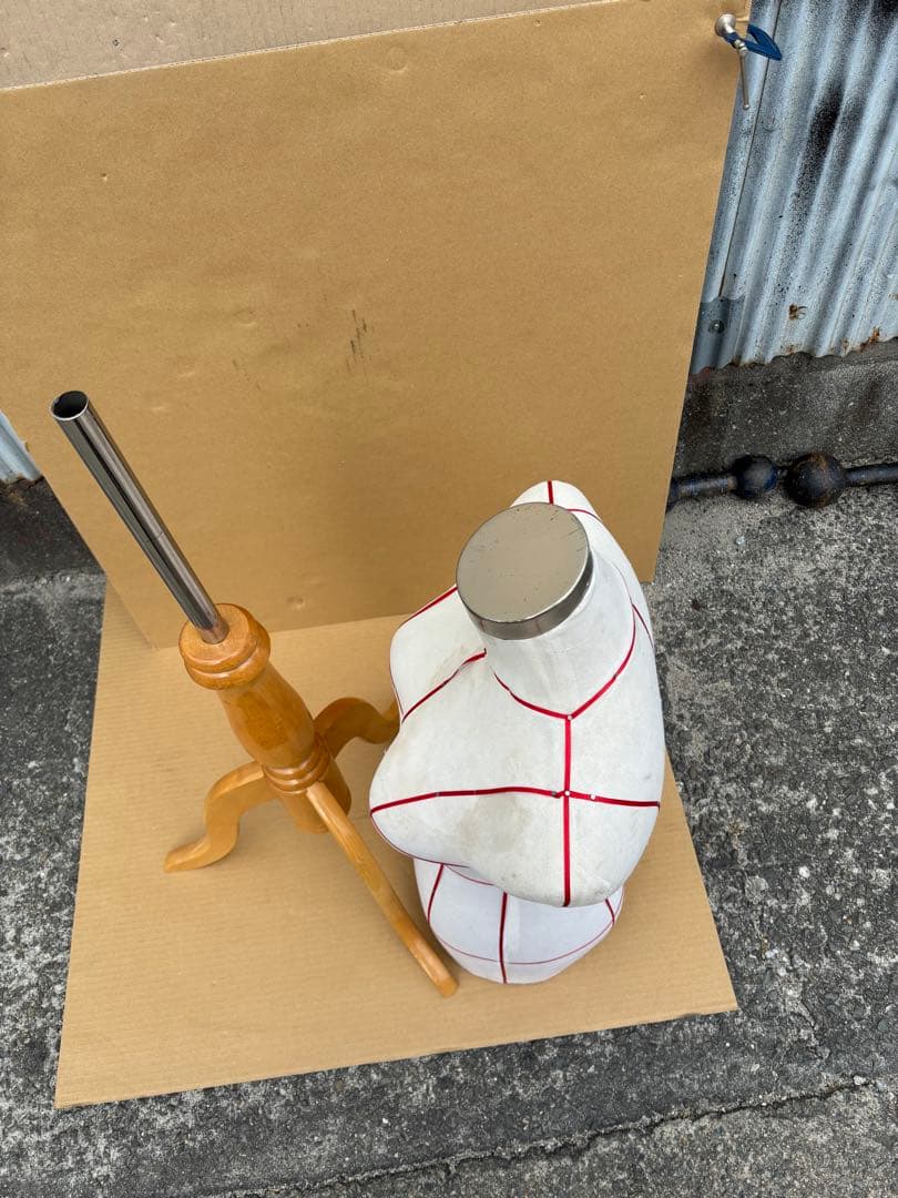 ボディーライン入り　トルソー　マネキン　洋装ソーイング木製スタンド女性用