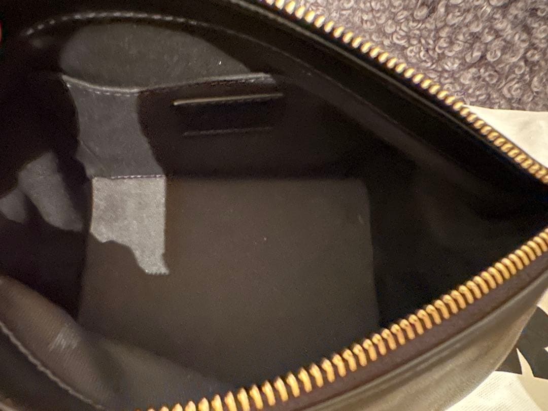 Sacai コーナーメタルクラッチ