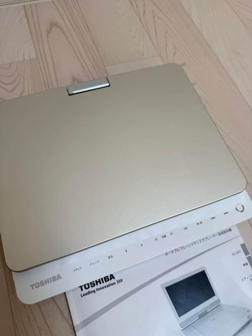 REGZA レグザ　ポータブルプレーヤー　DVD TOSHIBA