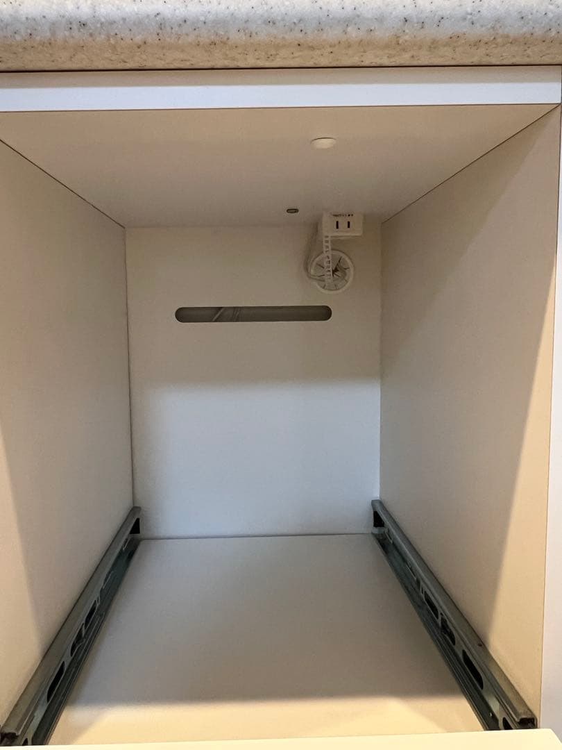 ニトリ　食器棚　キッチンボード　アルミナ２　幅120㎝