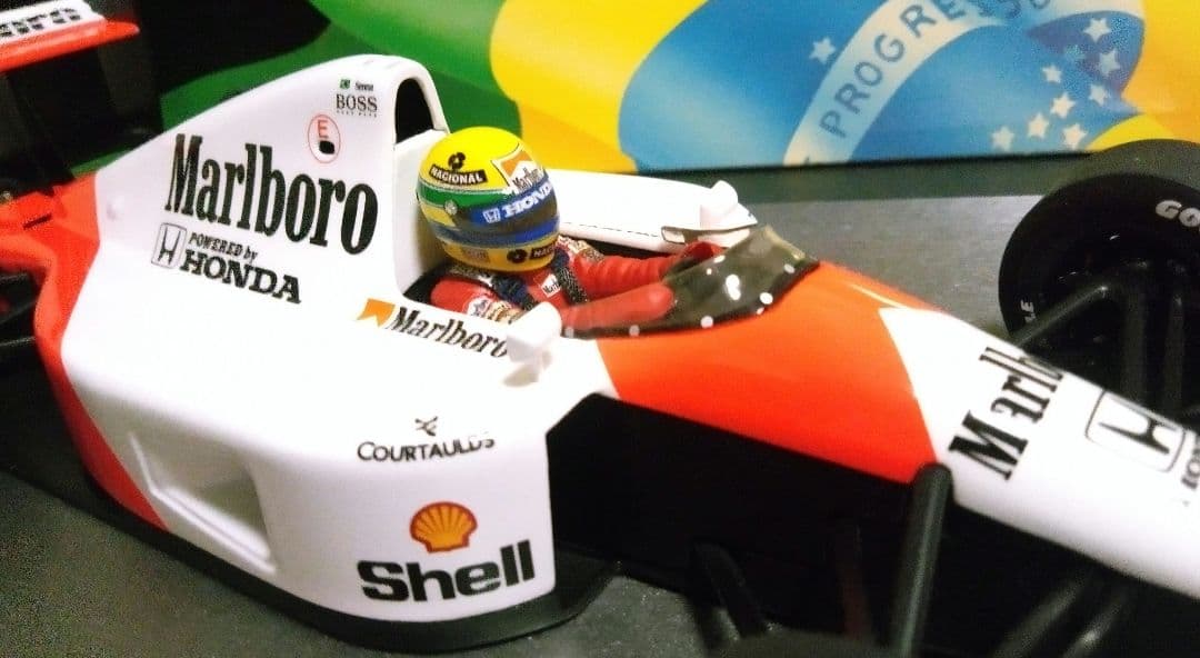 ミニチャンプス 1/18 F1 MP4/6 A.セナ　リペイント