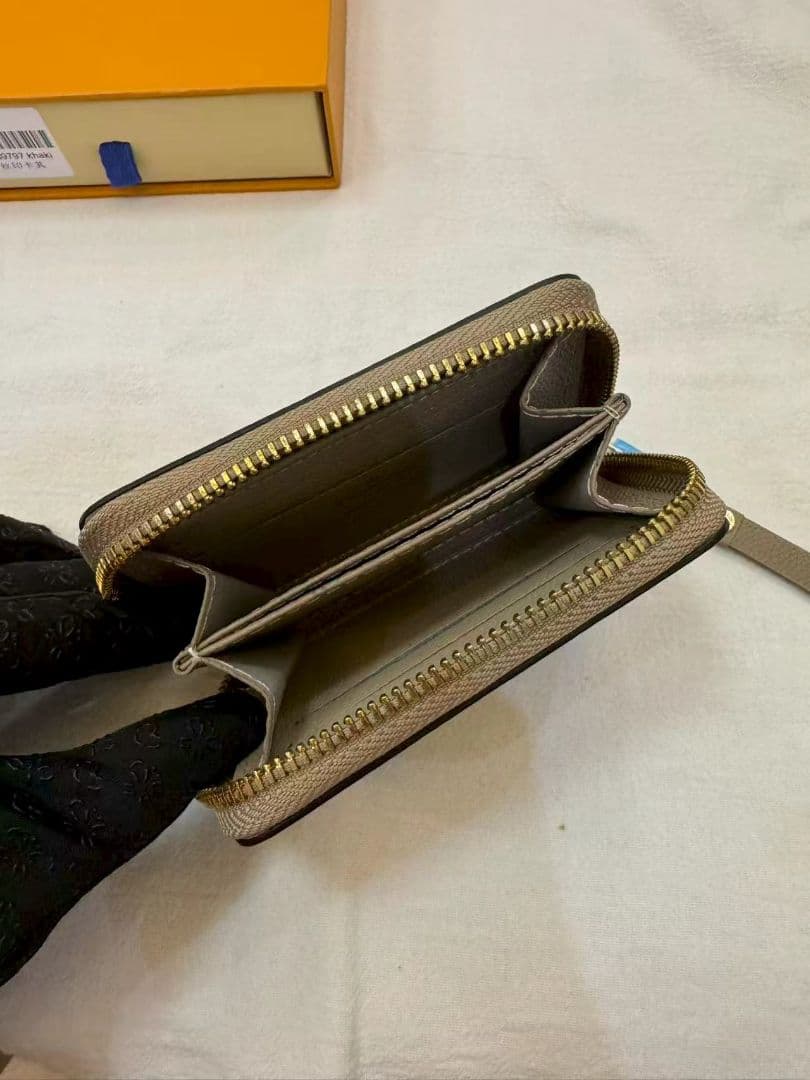 早い者勝ち！ ファスナー 財布 小銭入れ