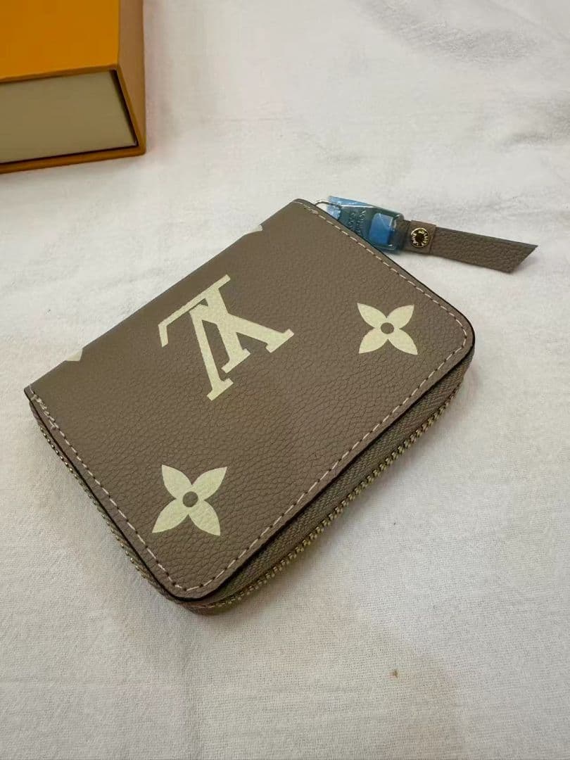 早い者勝ち！ ファスナー 財布 小銭入れ