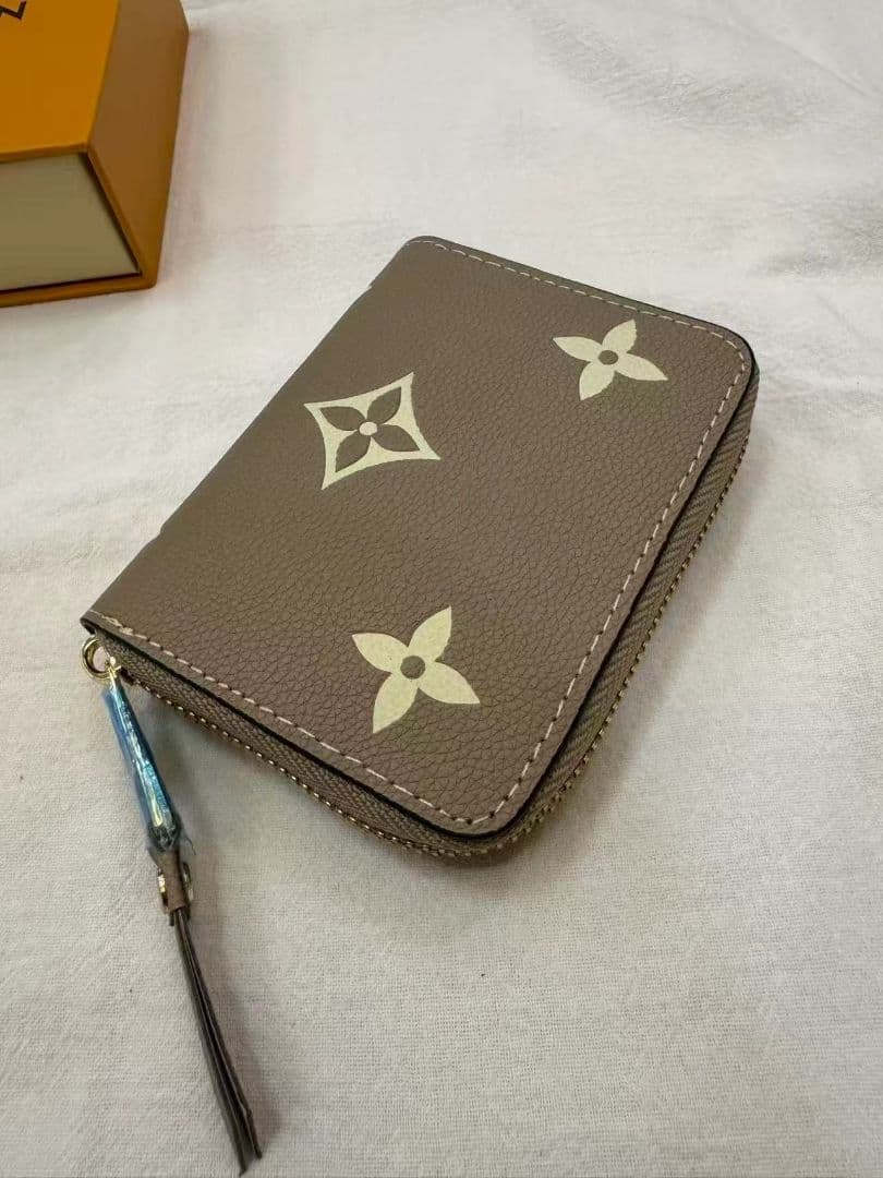 早い者勝ち！ ファスナー 財布 小銭入れ