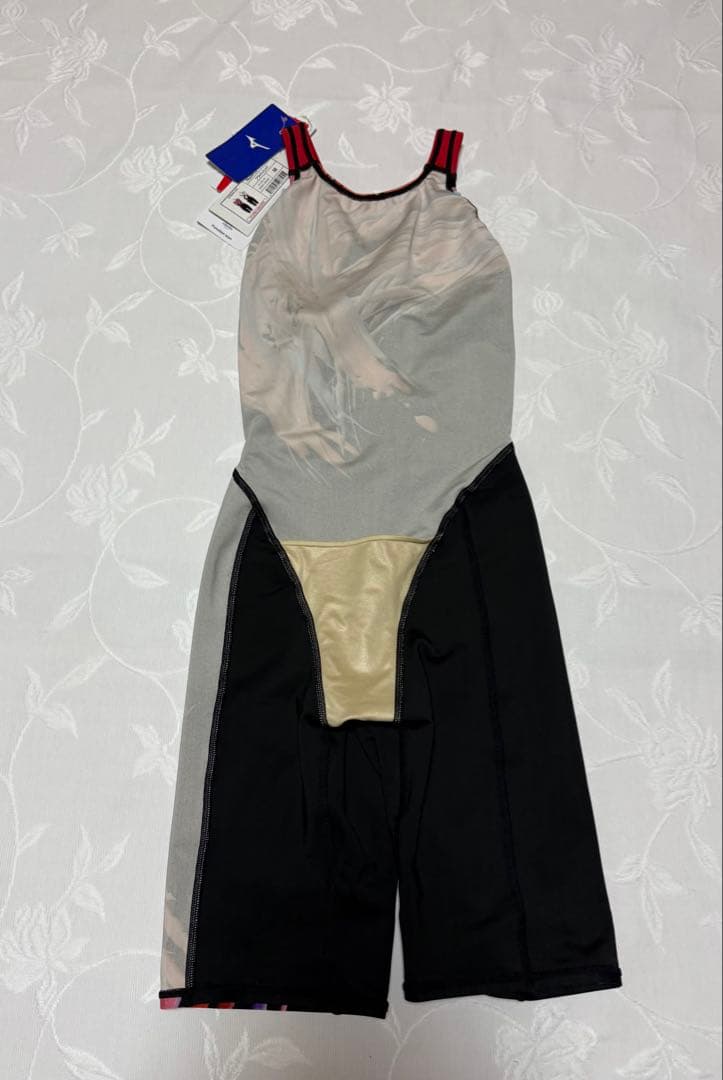 ⭐️新品未使用未試着タグ付きミズノ競泳水着ストリームエース Mサイズ