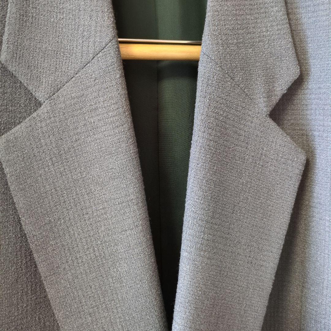 BBCOのライトグリーンのダブルジャケットとストレートパンツのセットアップスーツ