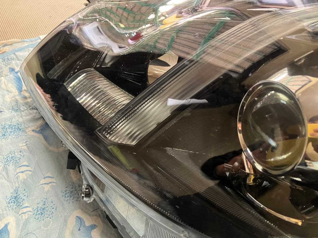 200系クラウン　左ヘッドライト