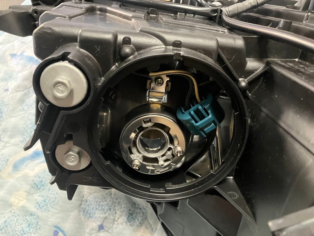 200系クラウン　左ヘッドライト