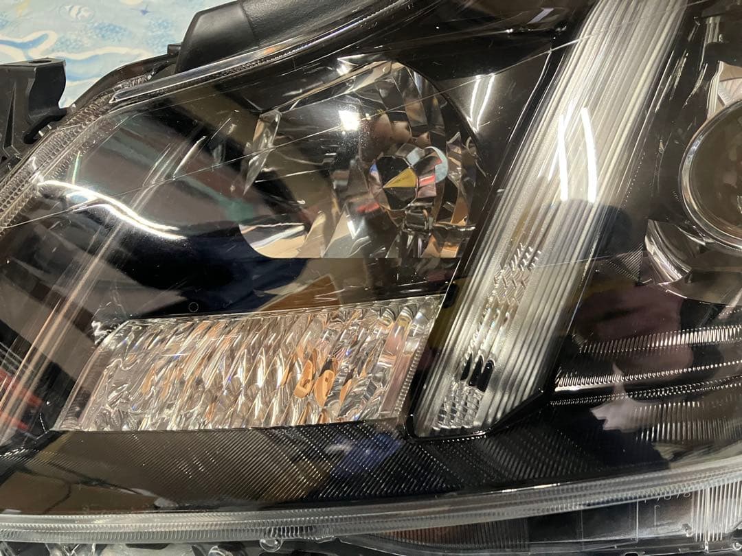 200系クラウン　左ヘッドライト