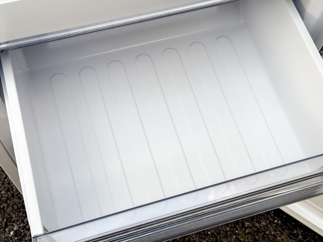 高年式　2023年製 SHARP 冷蔵庫 310L 大容量 家庭用 省エネ