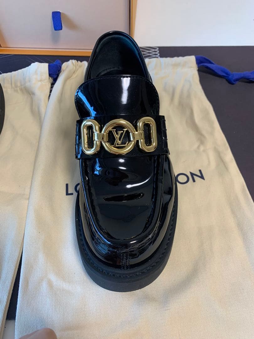 LOUIS VUITTON ローファー　サイズ37.5