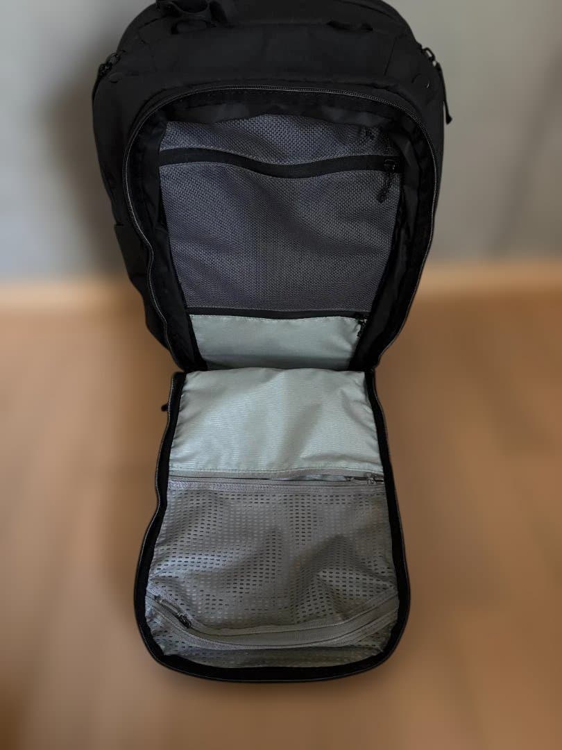 【美品】Peak Design トラベル バックパック 45L ブラック