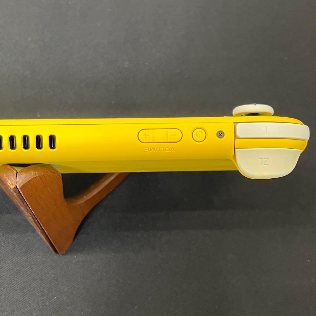 ジャンク【電源確認済み】Nintendo Switch Lite　イエロー