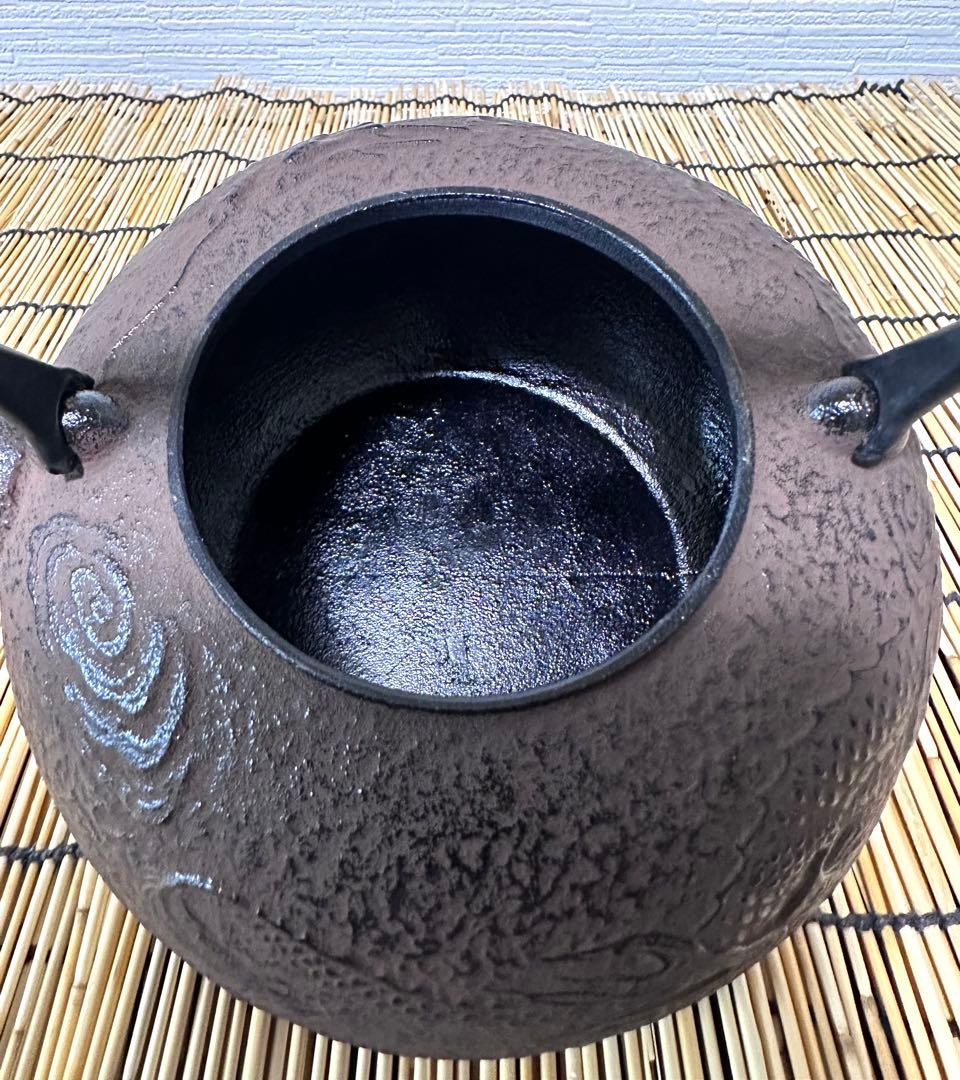 未使用品、供箱、栞、取説付　南部特製銘 １２型 龍文様　南部鉄瓶　南部鉄器