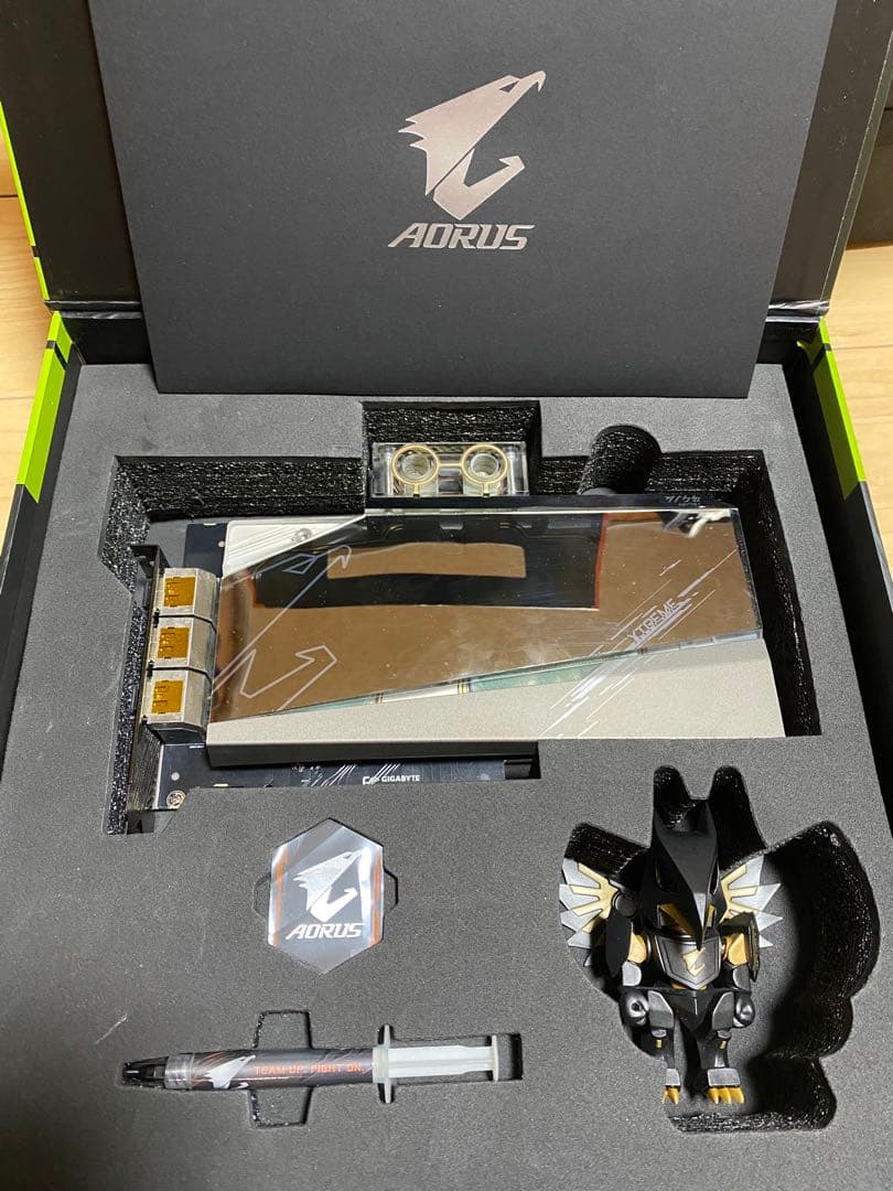 AORUS GeForce RTX 3080 本体