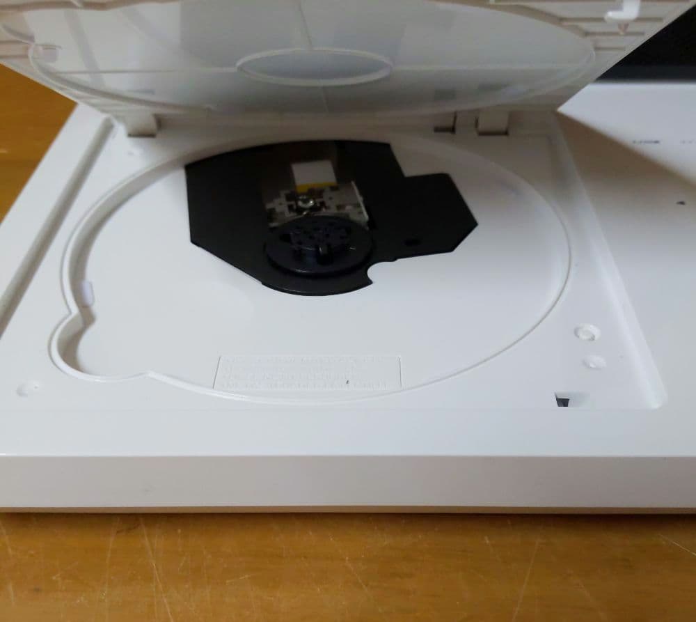 【極美品】TOSHIBA ポータブルDVDプレイヤー 9V型 SD-P910S