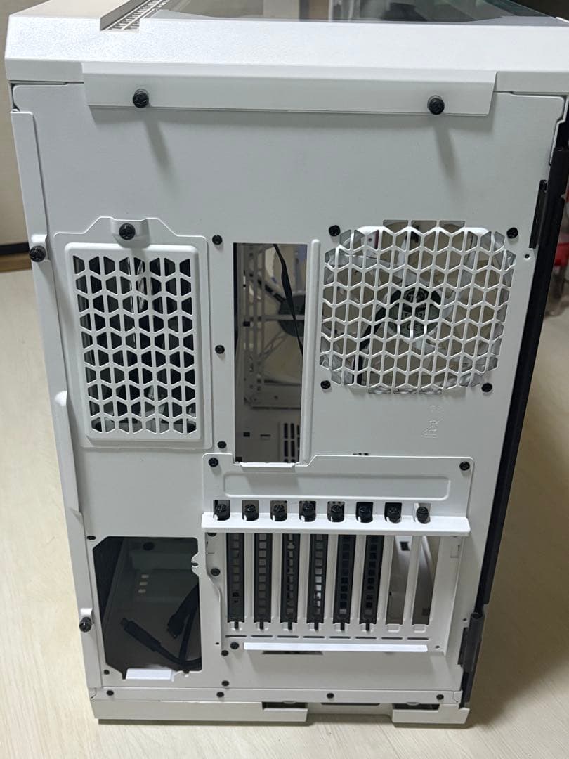 めぐ　Thermaltake VIEW 51 TG