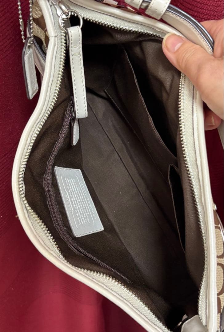 COACH シグネーチャー　ショルダーバッグ　ホワイト