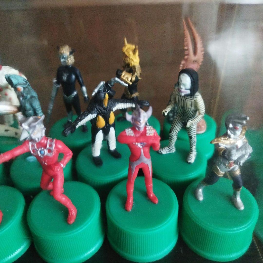 マ*ー様 【美品】ウルトラマンボトルキャップ　シークレット込み全２４種　三ツ矢サ