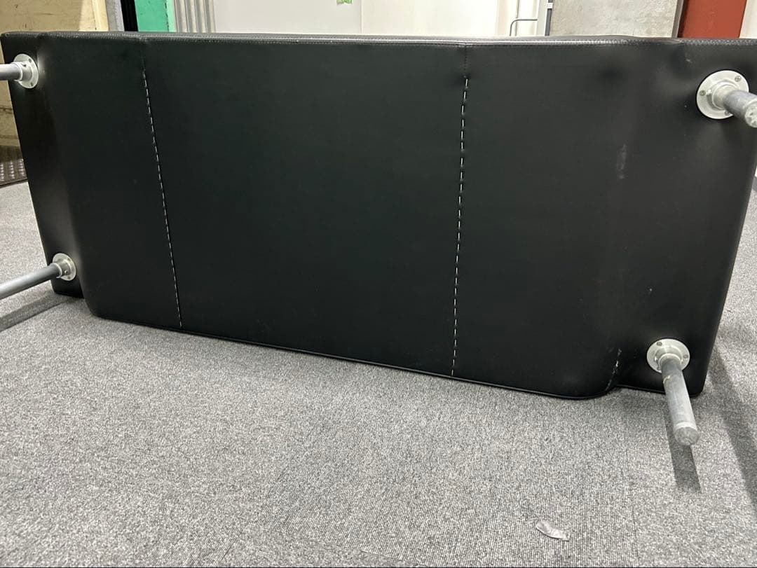 E&Y マガジンソファ 本革レザー　ブラック　マイケルヤング　2.5人掛けソファ