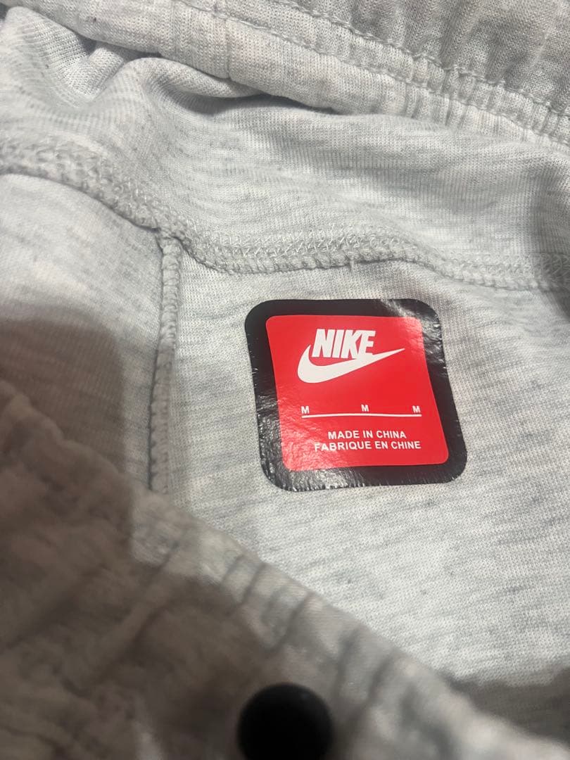 Nikeテックパーカーセットアップ