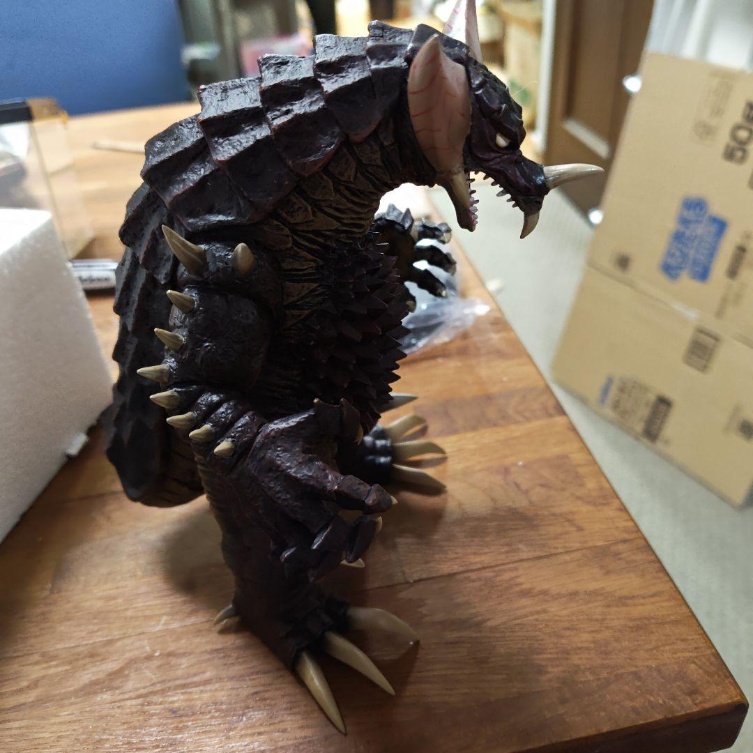 特撮スーパーコロシアムシリーズ 劇場限定EXゴモラ 値下げできません