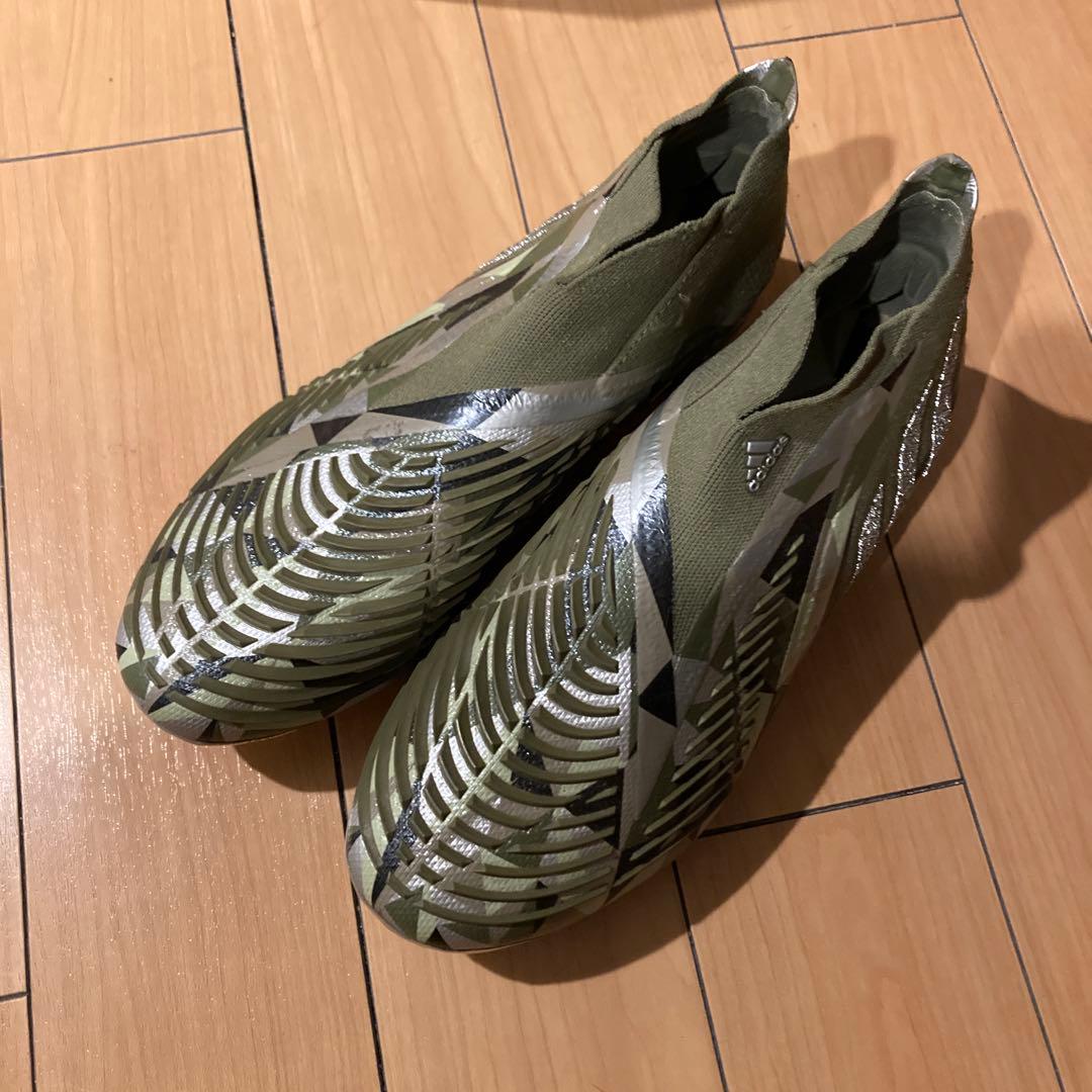 お*ん様 アディダス　プレデター　PREDATOR スワロフスキー　クリスタル