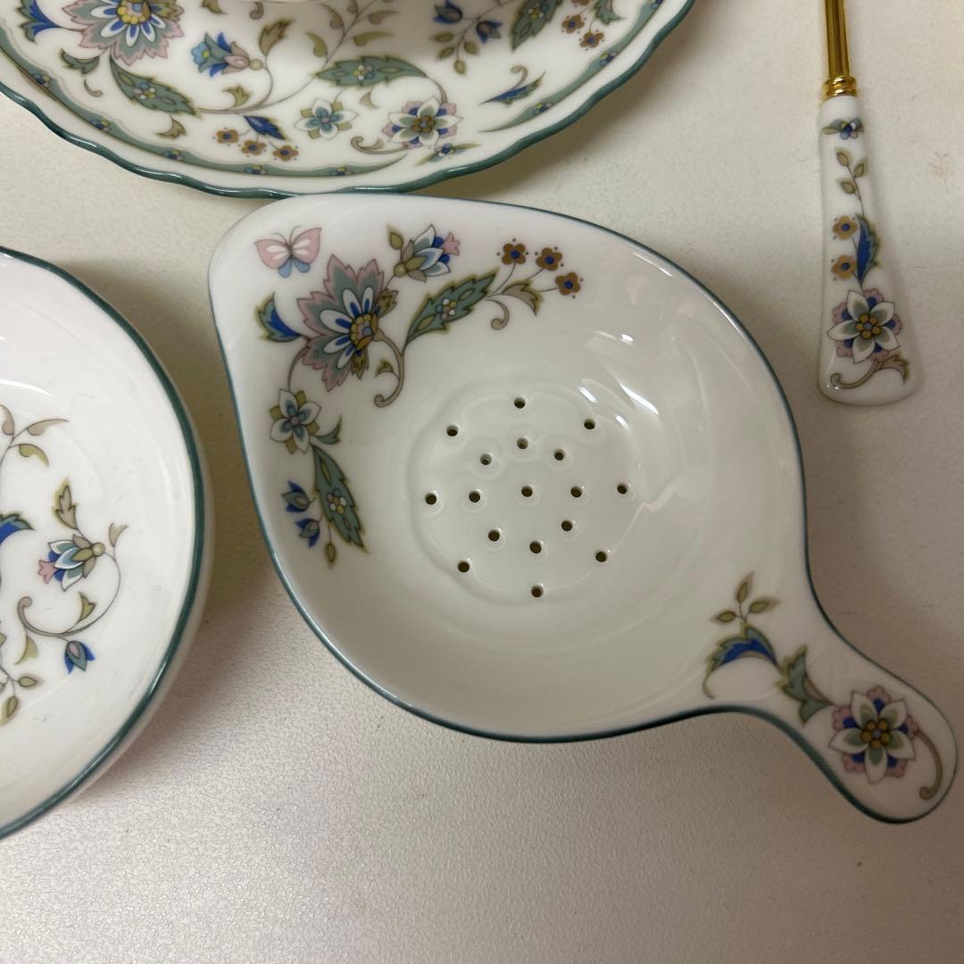 ノリタケ　カリフパレス　ティーセット　ティーカップ＆ソーサー　ポット　スプーン