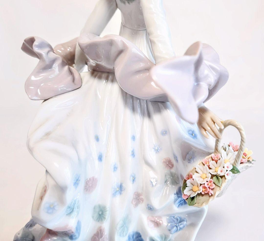 リヤドロ【美品】フィギュリン《春の輝き》No.5898