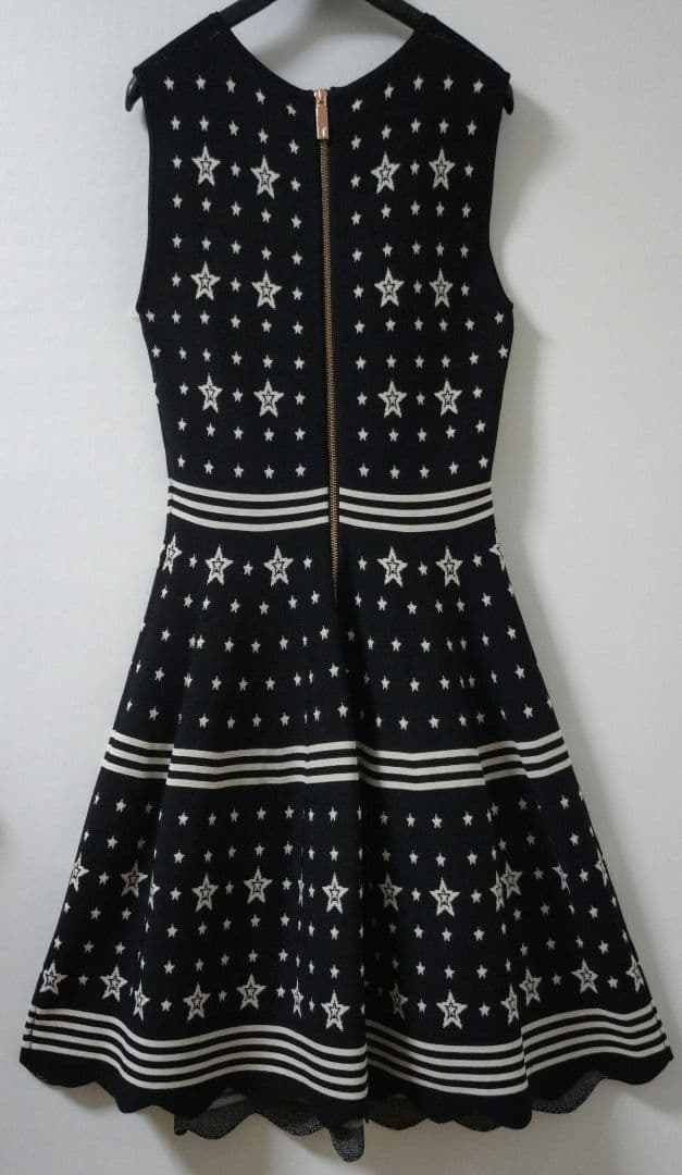 TED BAKER(テッドベイカー) 星柄ドット ニットフレアワンピース