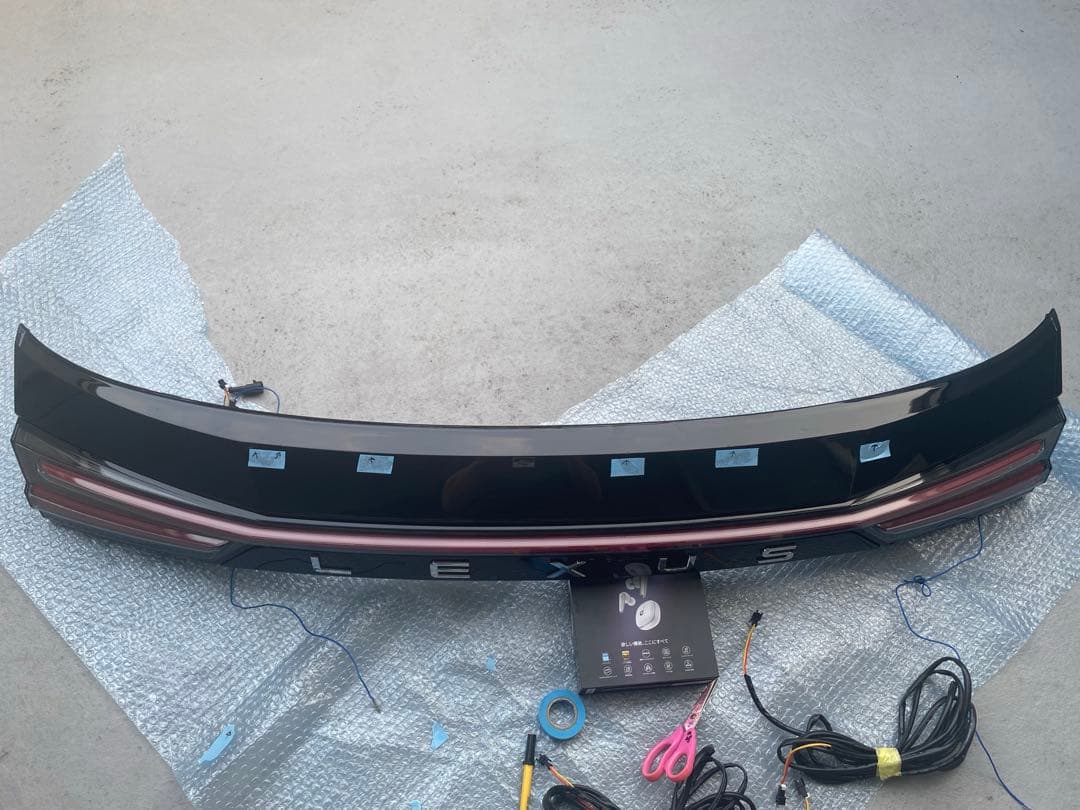 レクサス NX 10系　現行風　社外テールランプ中古