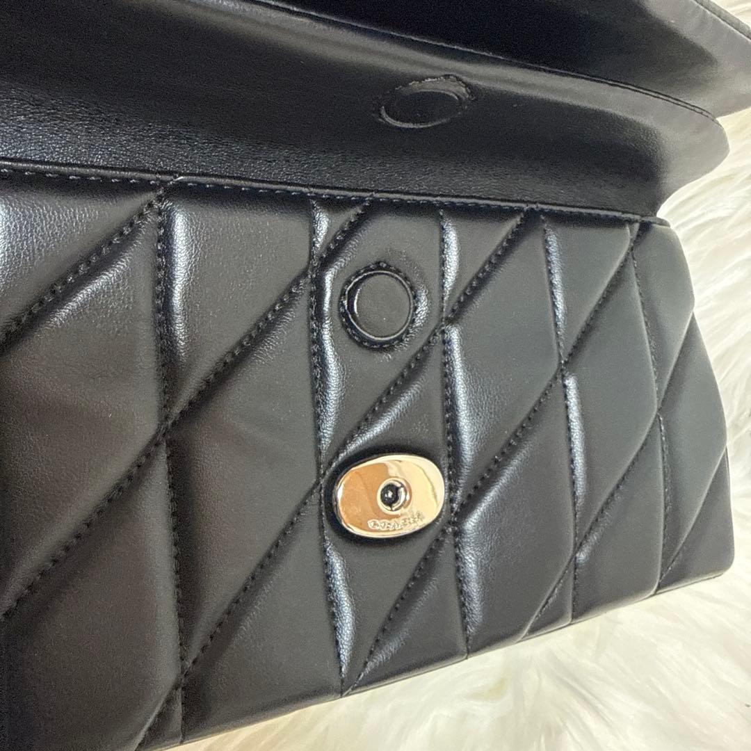 COACH ブラック ショルダーバッグ キルティング