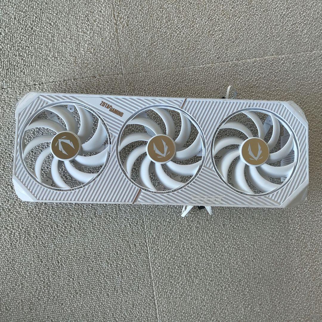 RTX 5090 ジャンク ZOTAC 白色 基盤付き!GPUコア/VRAM無し