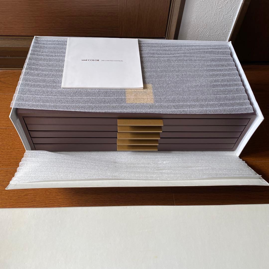 三菱鉛筆ユニカラー240色セットリミテッドエディション限定生産品　50周年記念