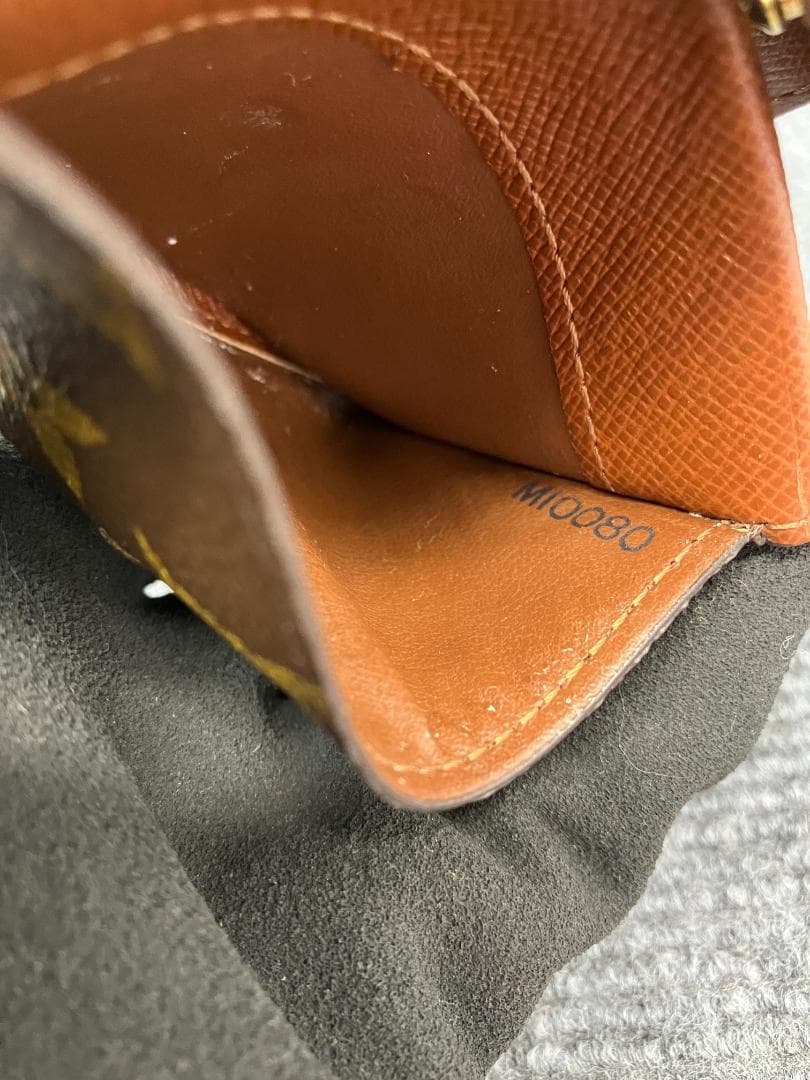 LOUIS VUITTON　ケース　モネプラ　モノグラム　242