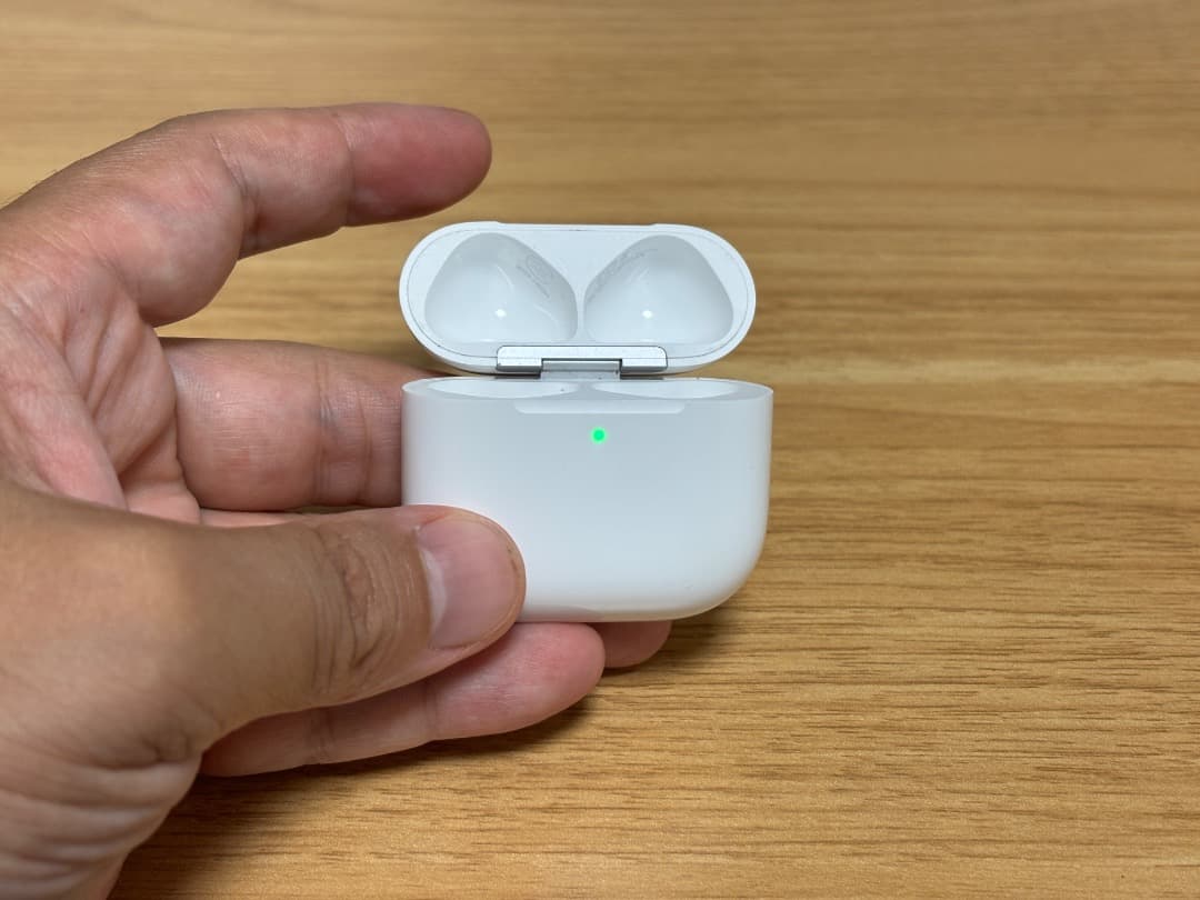 美品・完動品｜Apple AirPods 4 アクティブノイズキャンセリング