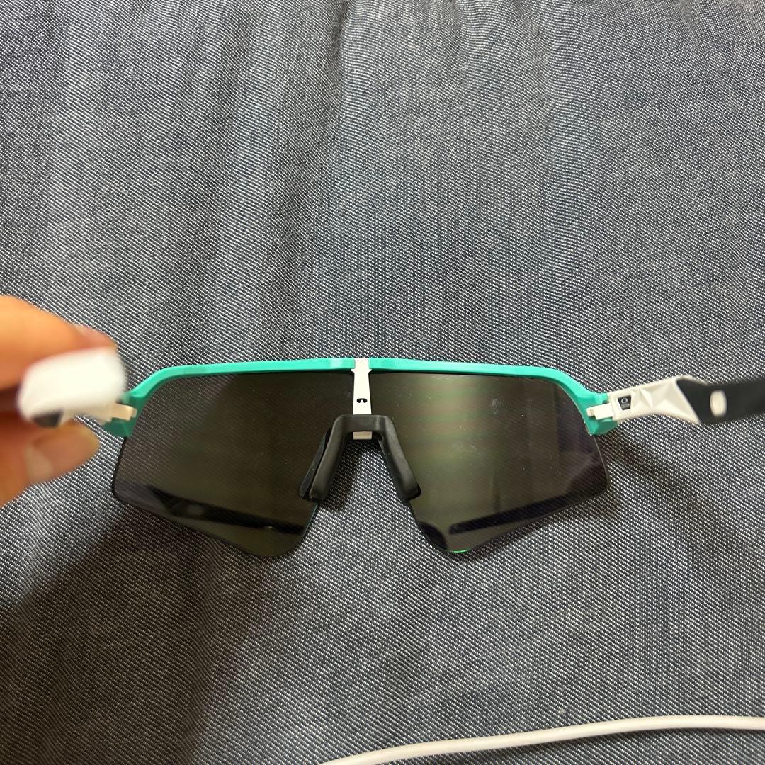 オークリーサングラスSutro Lite のエメラルド色