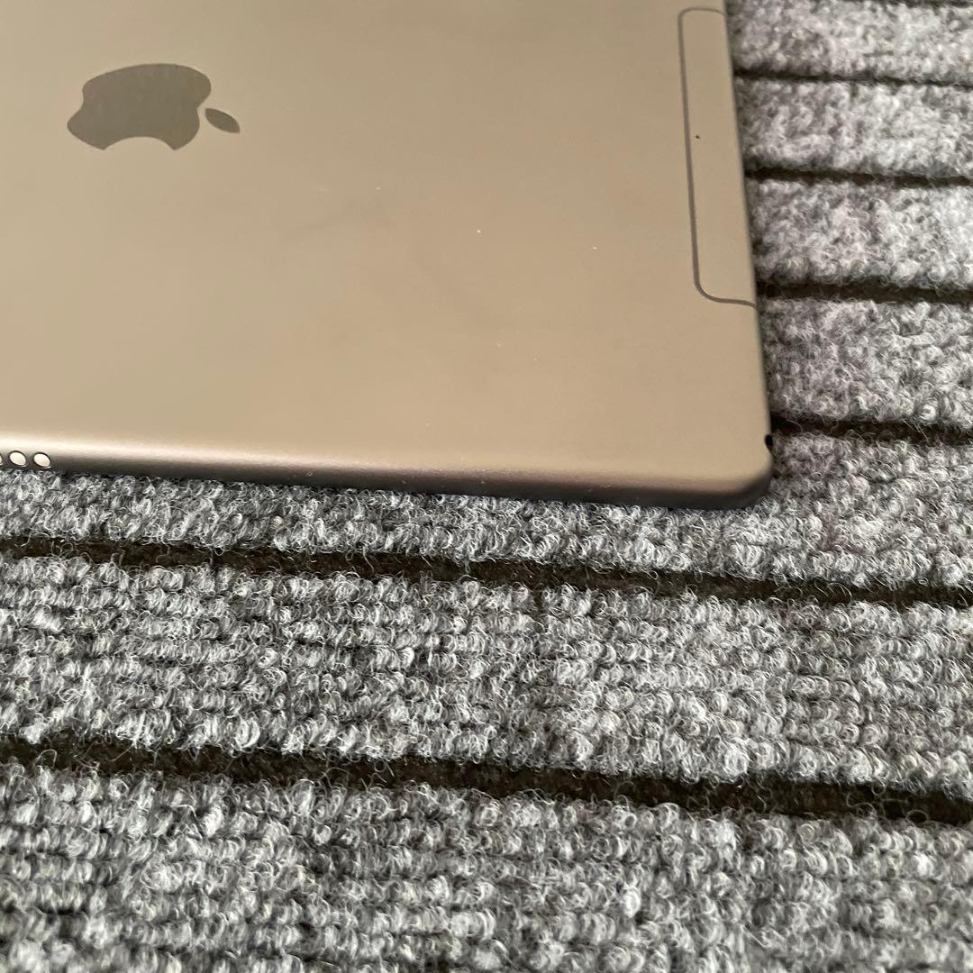 84 iPad Air3 3世代 64GB SIMフリー スペースグレイ