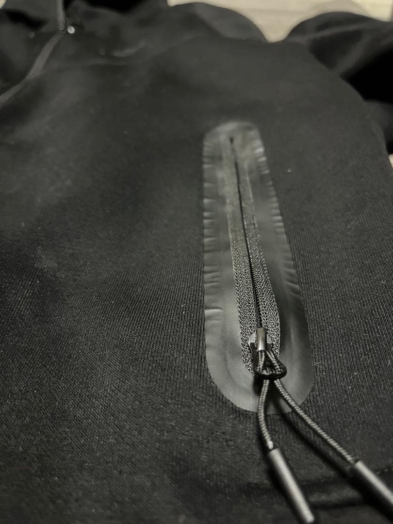 黒テックフリース