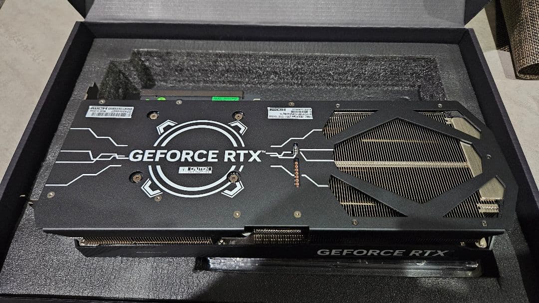 [使用頻度少]GeForce RTX 4070 Ti Super 玄人志向