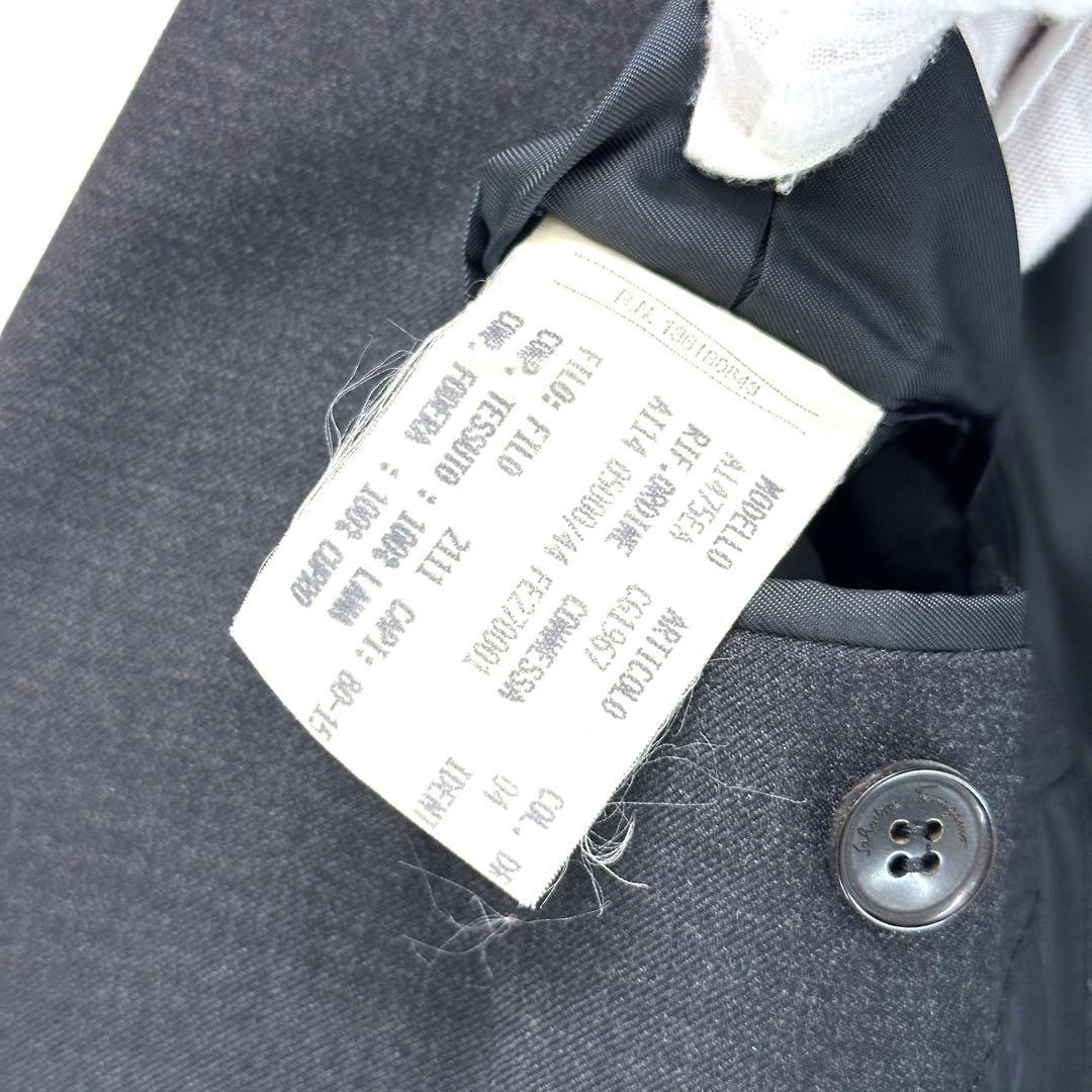 フェラガモ　スーツ　セットアップ　メンズ