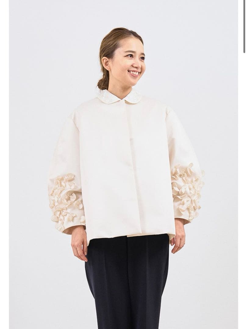 新品未使用　yori shirocon パフュームサテンジャケット　36