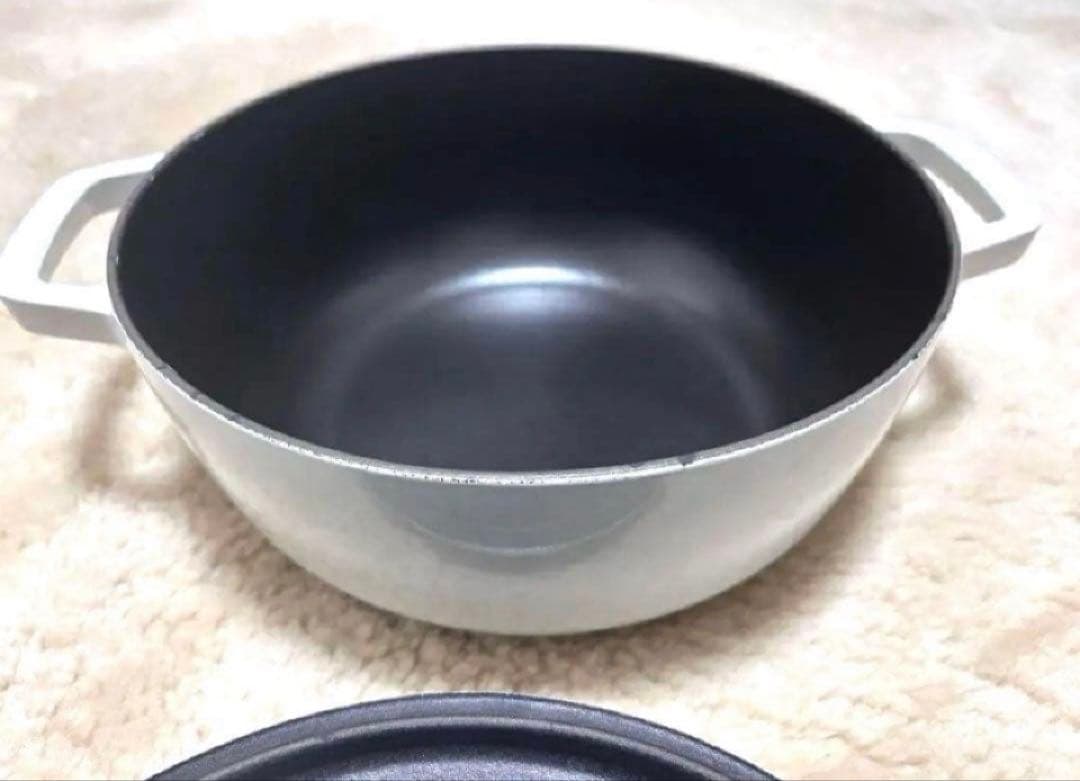 STAUB 両手鍋 ホワイト 24cm　Wa-NABE