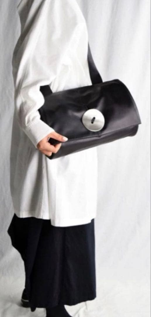 Kawa Kawa カワカワ ボタンバックL