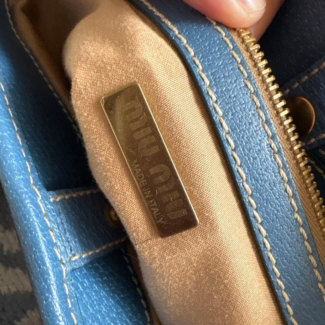 miumiuのカゴバック