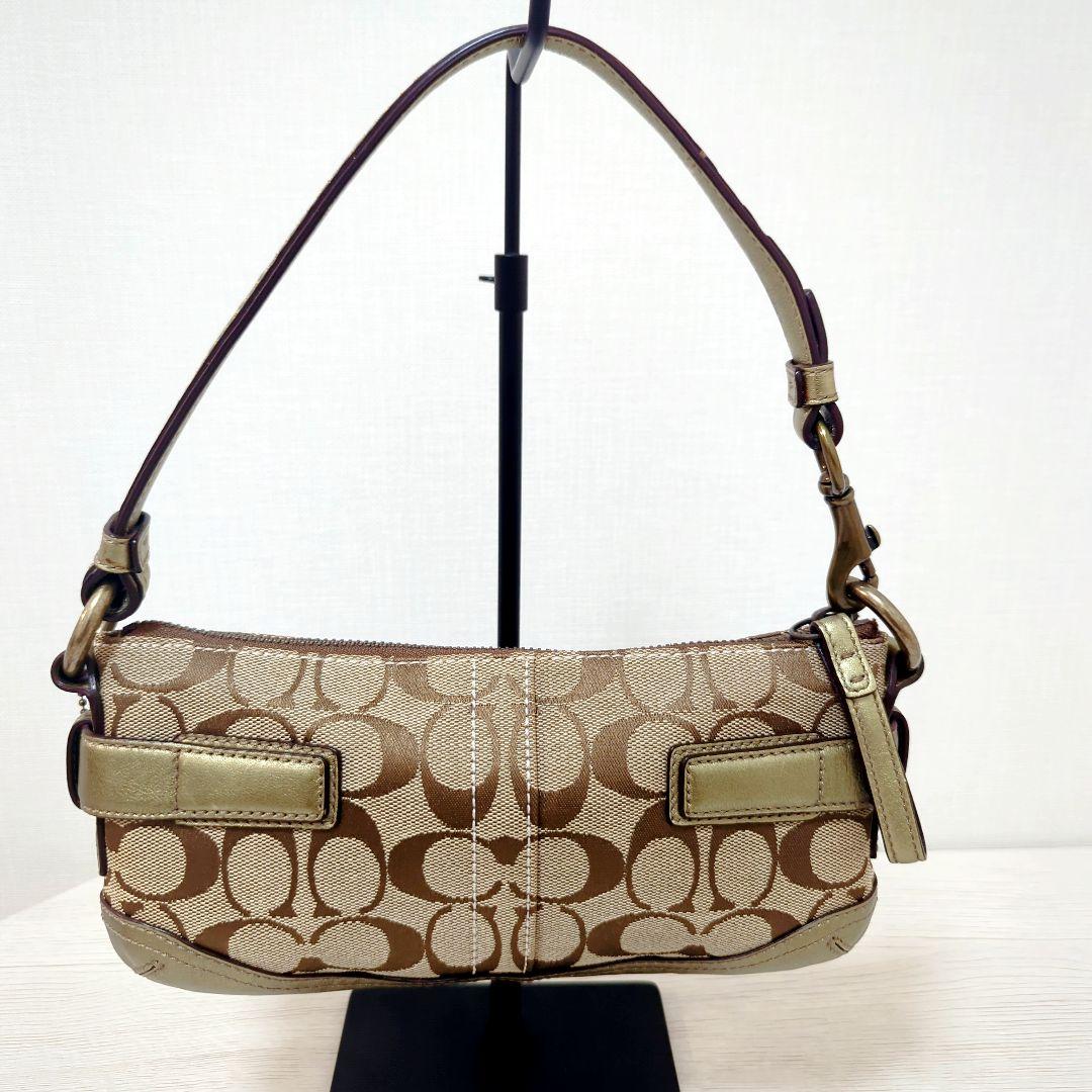 COACH シグネチャー ワンショルダーバッグ ゴールド アクセサリーポーチ
