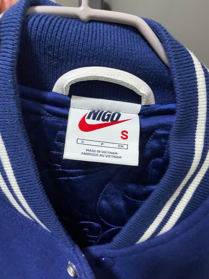 ツ*カ様 NIGO スタジャン S ネイビー/ホワイト　NIKE