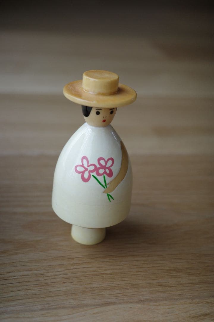 「Girl & Tree Cherry」　artek マトリョーシカ