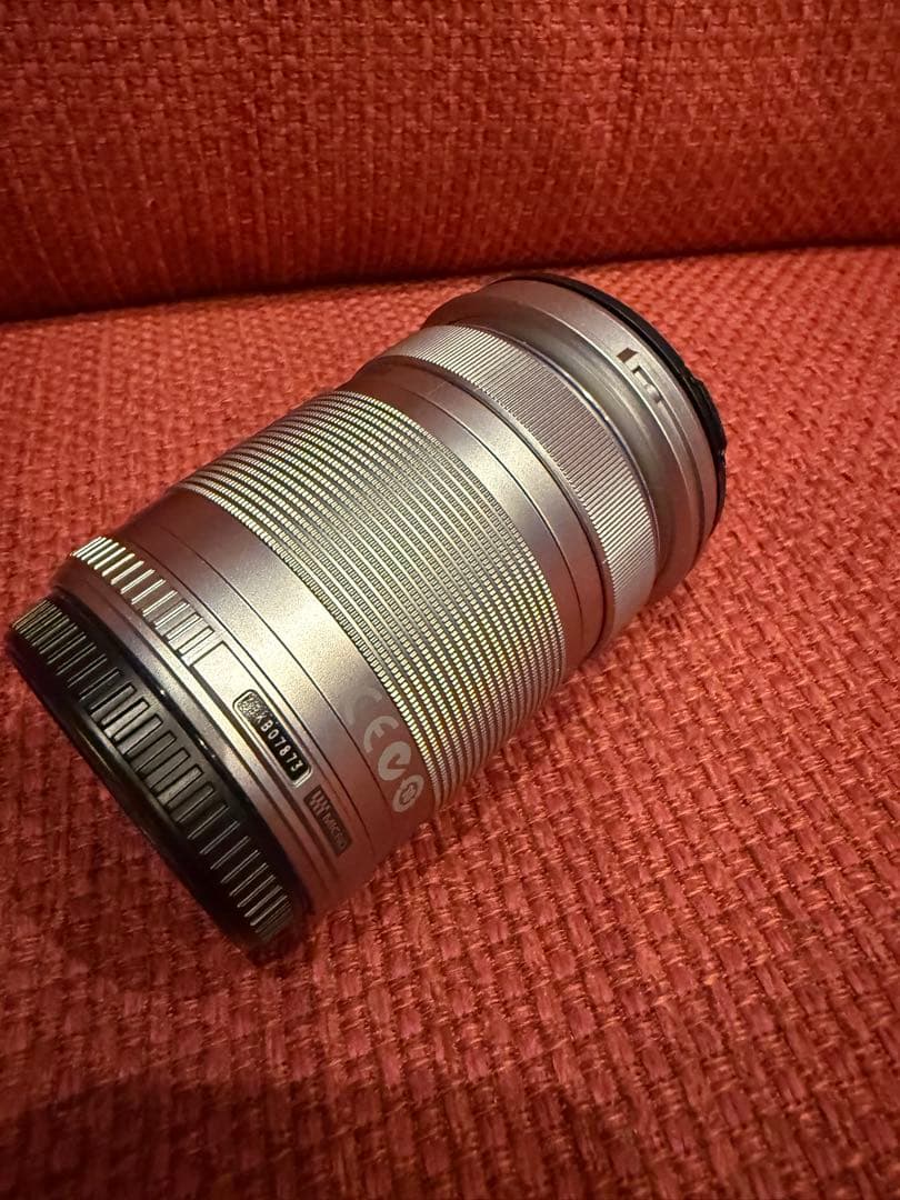 Olympus 40-150mm f/4.0-5.6 R ズームレンズ