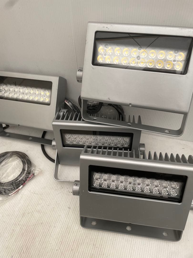 25年製4個セット東芝ライテックLED小型投光LEDS-04910NW-LS9